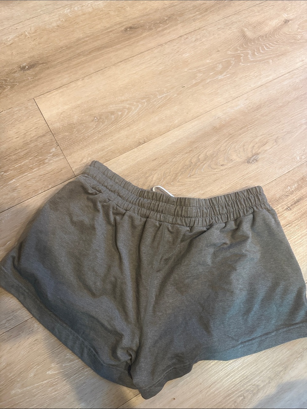 Vuori women’s shorts - Picture 4 of 4